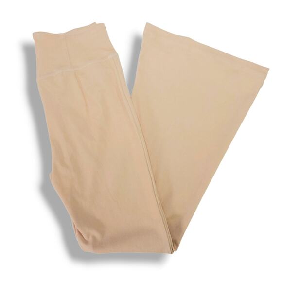 Halara Crossover V-Waist Flare Pants High Rise Knit Pilatescore Nude M Petite - Picture 2 of 8